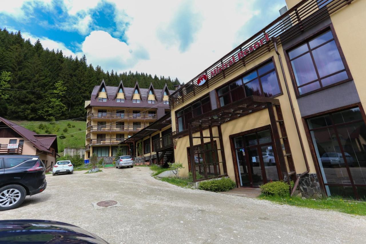 Mistral Resort Моєчу-де-Сус Екстер'єр фото